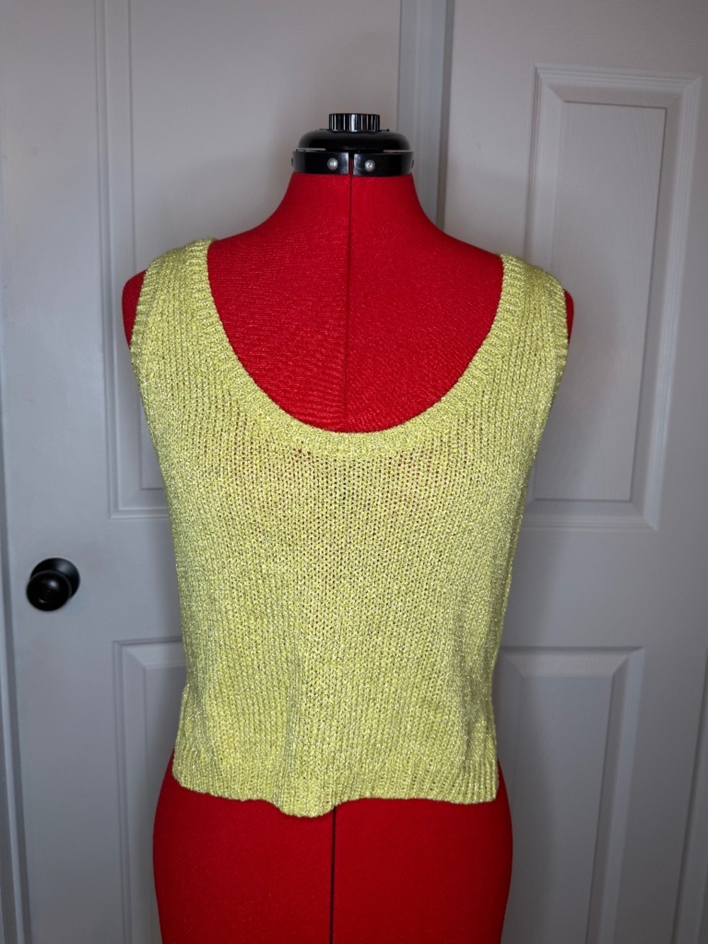 Lulus Yellow Metallic Sleeveless Cropped Knit Sweater Tank Top NWT Womens M
